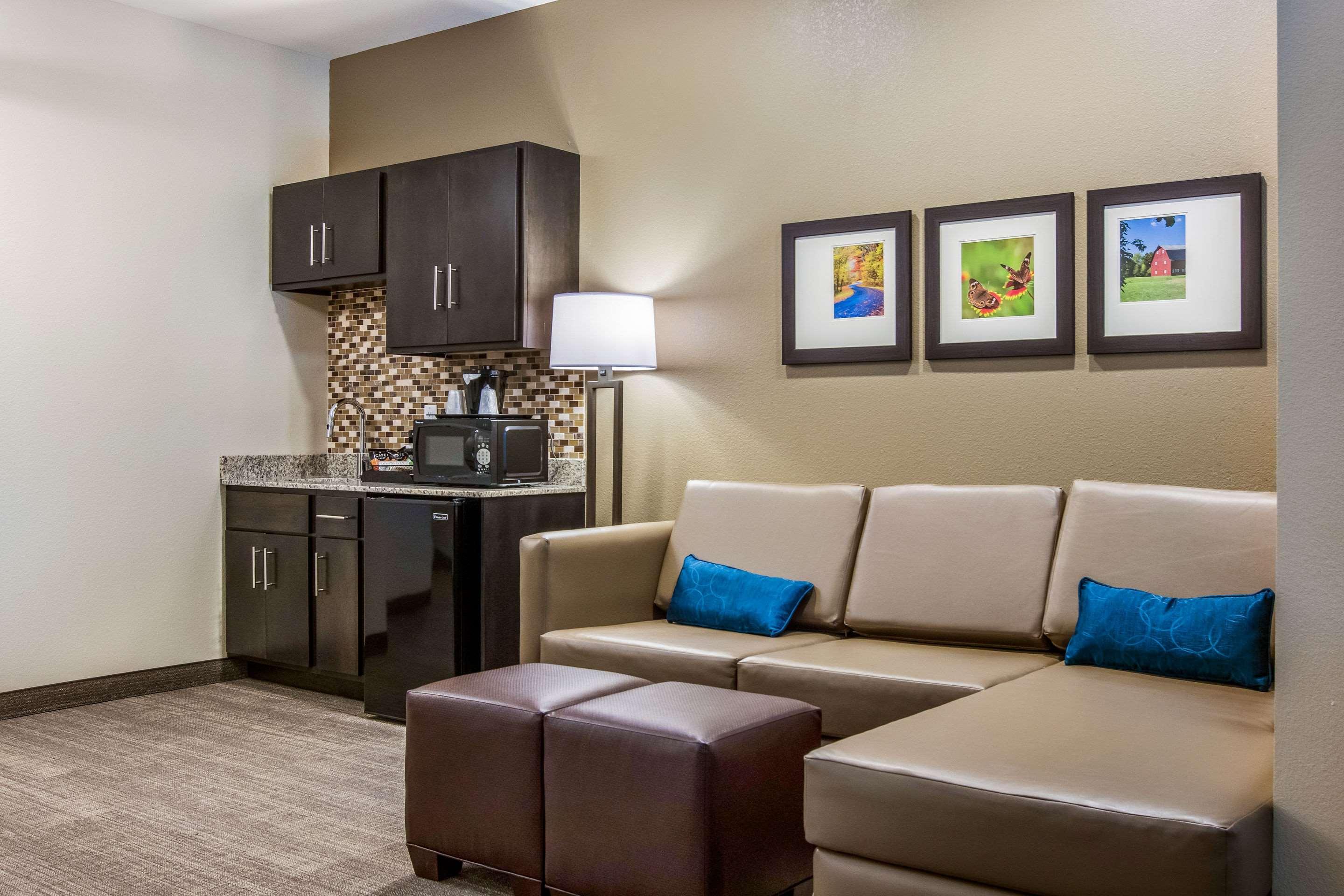 Comfort Suites Wooster Near University Campus Εξωτερικό φωτογραφία